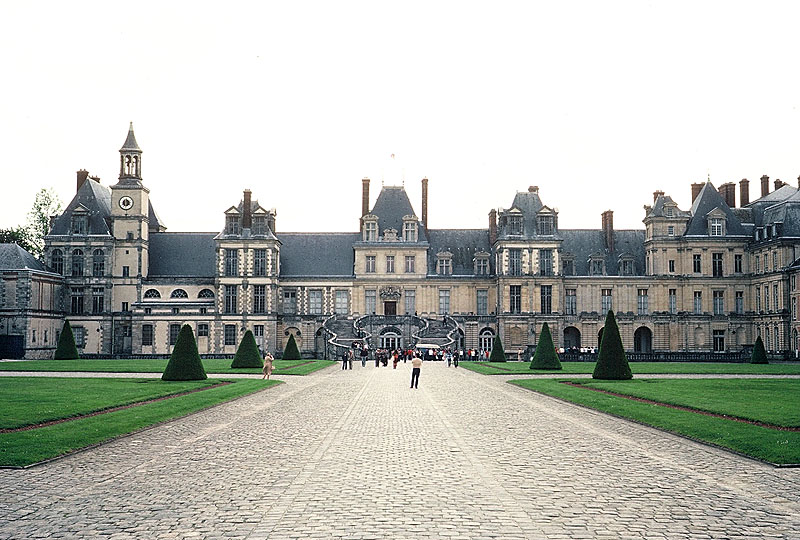 Chateau de Fontainebleau’s Entrance & Façade